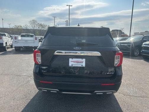 AGATE BLACK METALLIC 2022 Ford Explorer XLT