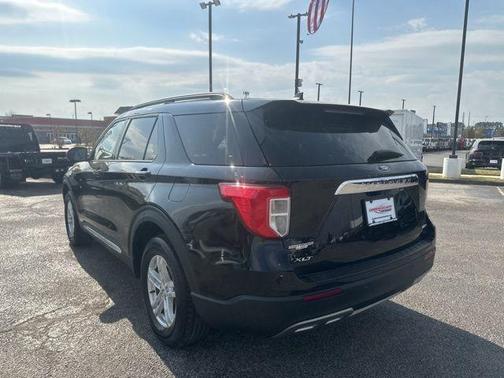 AGATE BLACK METALLIC 2022 Ford Explorer XLT