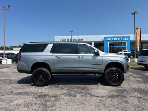 2023 Chevrolet Suburban 4WD Z71