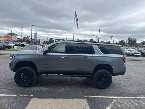 2023 Chevrolet Suburban 4WD Z71