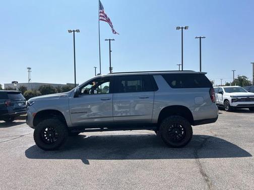 2023 Chevrolet Suburban 4WD Z71