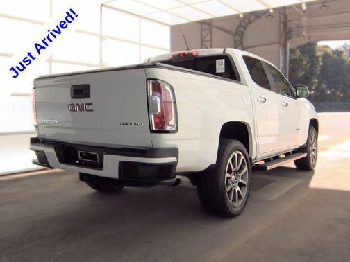 Summit White 2019 GMC Canyon Denali