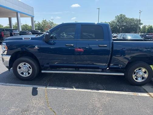 2024 RAM 2500 Tradesman Crew Cab 4x4 6'4' Box