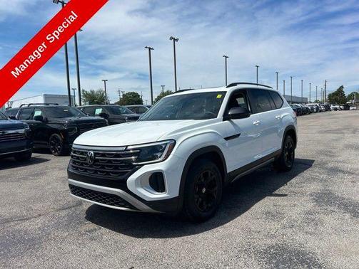 Pure White 2024 Volkswagen Atlas 2.0T SE w/Technology 4MOTION