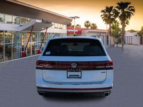 2024 Volkswagen Atlas 2.0T SE w/Technology 4MOTION