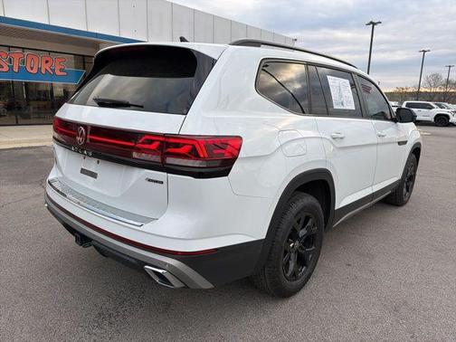 2024 Volkswagen Atlas 2.0T SE w/Technology 4MOTION