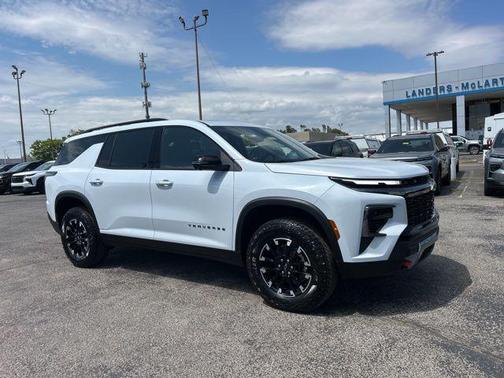 Polar White Tricoat 2026 Chevrolet Traverse AWD Z71