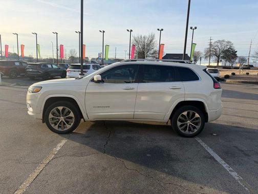 2019 Jeep Cherokee Overland