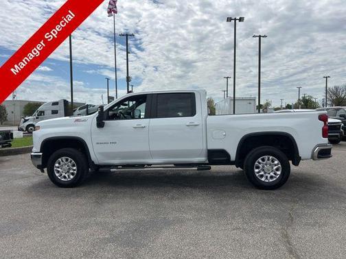 Summit White 2025 Chevrolet Silverado 2500 LT