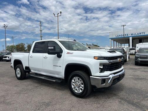 Summit White 2025 Chevrolet Silverado 2500 LT
