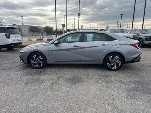2025 Hyundai ELANTRA SEL