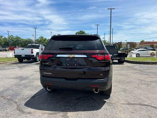 Black Cherry Metallic 2023 Chevrolet Traverse LT Cloth