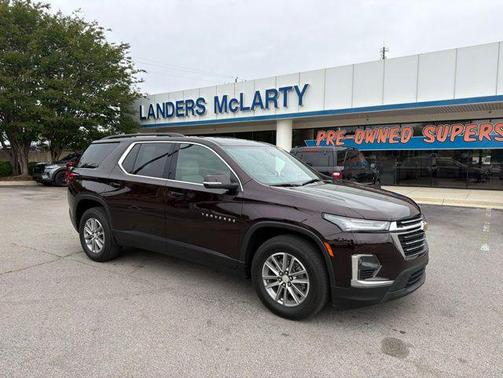 Black Cherry Metallic 2023 Chevrolet Traverse LT Cloth