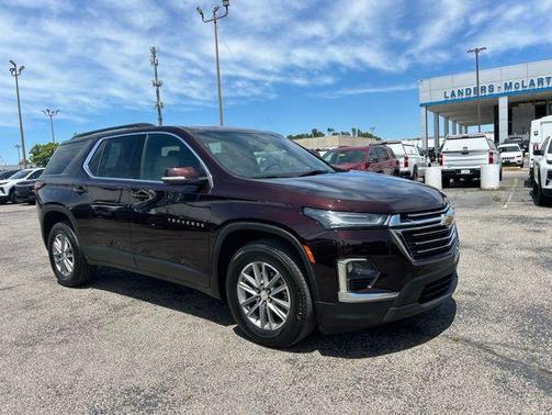 Black Cherry Metallic 2023 Chevrolet Traverse LT Cloth