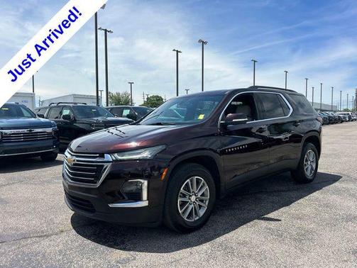 Black Cherry Metallic 2023 Chevrolet Traverse LT Cloth