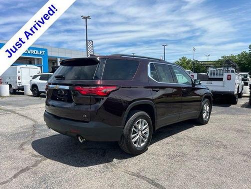 Black Cherry Metallic 2023 Chevrolet Traverse LT Cloth