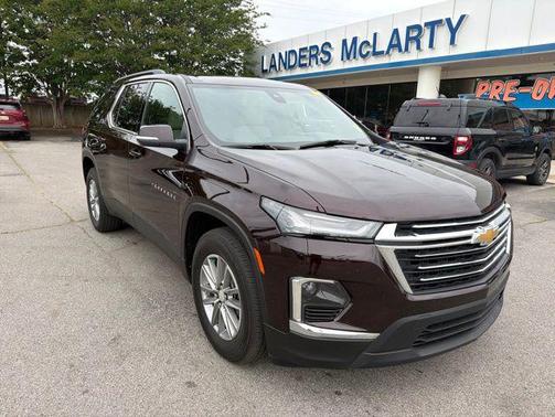 Black Cherry Metallic 2023 Chevrolet Traverse LT Cloth