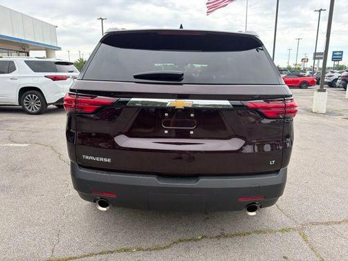 Black Cherry Metallic 2023 Chevrolet Traverse LT Cloth