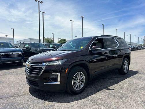 Black Cherry Metallic 2023 Chevrolet Traverse LT Cloth
