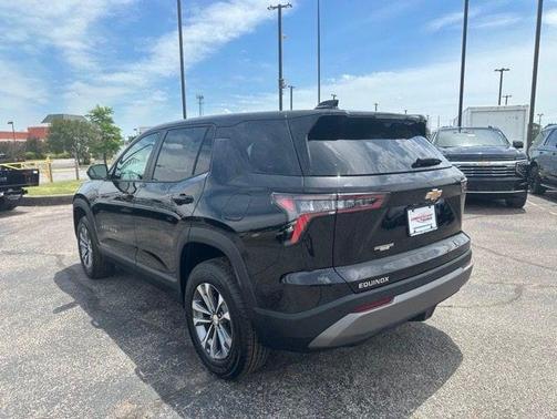 Mosaic Black Metallic 2026 Chevrolet Equinox 1LT