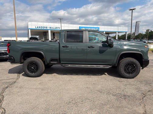 Cypress Gray 2026 Chevrolet Silverado 2500 Crew Cab, Standard Bed, XR2, 4WD