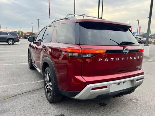 2024 Nissan Pathfinder Platinum