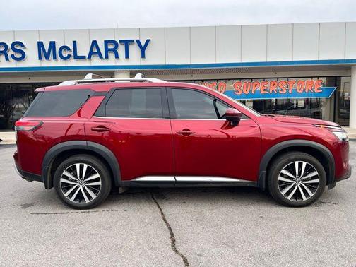 2024 Nissan Pathfinder Platinum