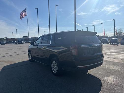 2024 Chevrolet Suburban LT