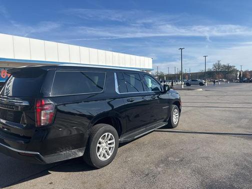 2024 Chevrolet Suburban LT