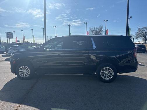 2024 Chevrolet Suburban LT