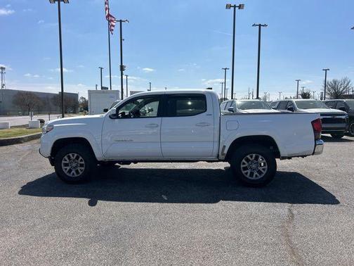 Super White 2018 Toyota Tacoma SR5