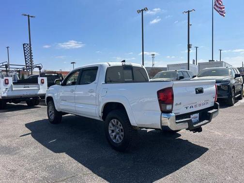 Super White 2018 Toyota Tacoma SR5