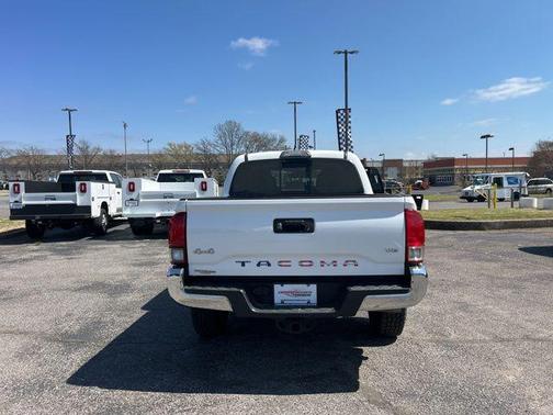 Super White 2018 Toyota Tacoma SR5