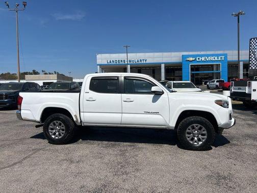 Super White 2018 Toyota Tacoma SR5