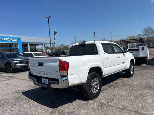 Super White 2018 Toyota Tacoma SR5