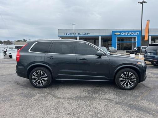 2021 Volvo XC90 T6 Momentum