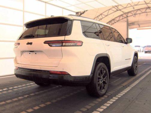 Bright White Clearcoat 2024 Jeep Grand Cherokee L Altitude