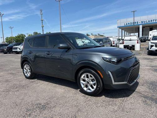 Gravity Gray 2025 Kia Soul LX