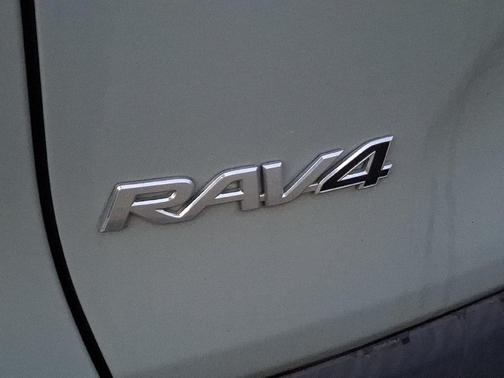 Lunar Rock 2022 Toyota RAV4 XLE