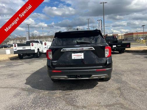 AGATE BLACK METALLIC 2022 Ford Explorer XLT