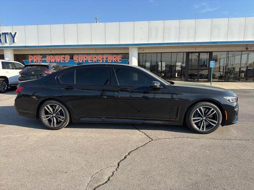 2021 BMW 750 i xDrive