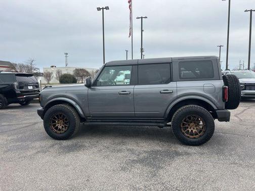2024 Ford Bronco Outer Banks
