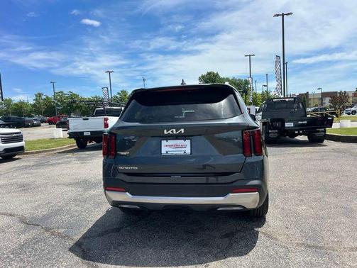 Gravity Grey 2024 Kia Sorento S