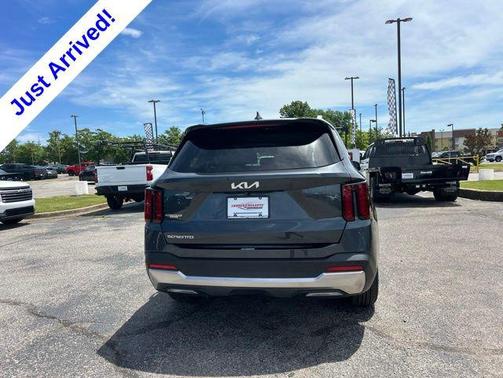 Gravity Grey 2024 Kia Sorento S