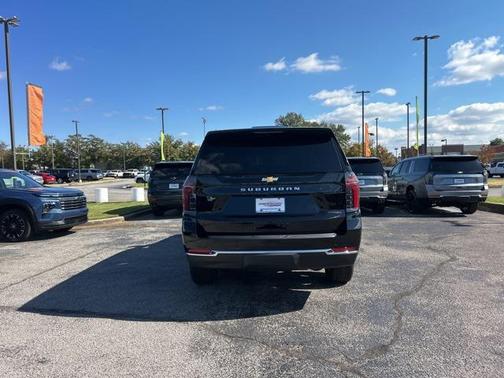 2026 Chevrolet Suburban LS