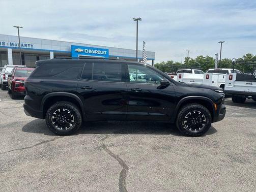 Mosaic Black Metallic 2026 Chevrolet Traverse AWD Z71