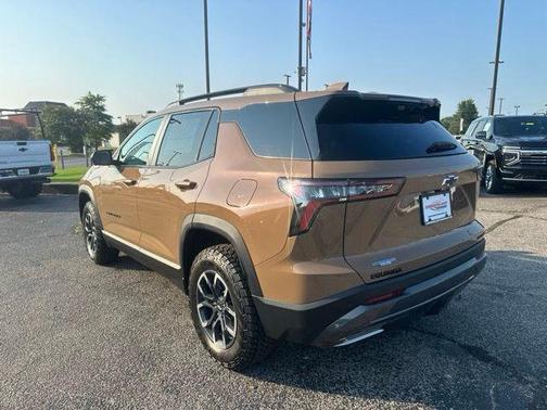 Autumn Harvest Metallic 2027 Chevrolet Equinox FWD ACTIV