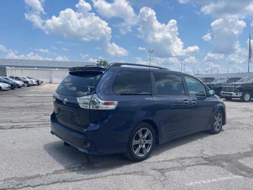 2018 Toyota Sienna SE Premium