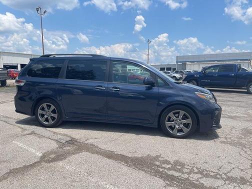 2018 Toyota Sienna SE Premium