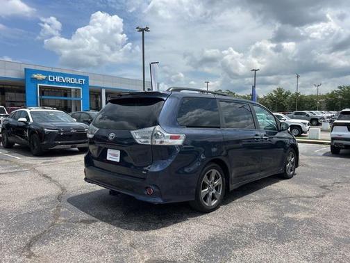 2018 Toyota Sienna SE Premium